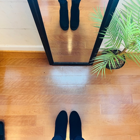 🚫SOLD🚫 Faux Suede Chelsea Ankle Boots - Picture 5 of 13